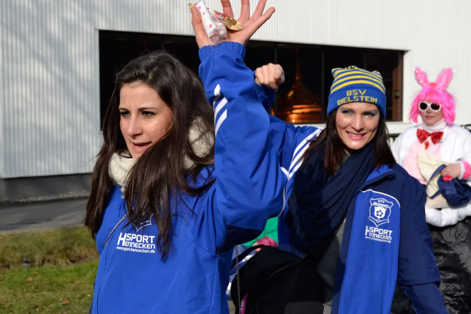 Eine weitere Premiere: Elena Heßlenberg (vorne) ging wie viele weitere Teilnehmer auch ebenfalls zum ersten Mal mit Eine weitere Premiere: Elena Heßlenberg (vorne) ging wie viele weitere Teilnehmer auch ebenfalls zum ersten Mal mit