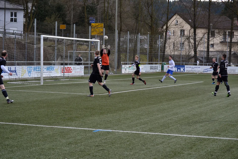 ... der sich die Kugel herunterpflückt ... ... der sich die Kugel herunterpflückt ...