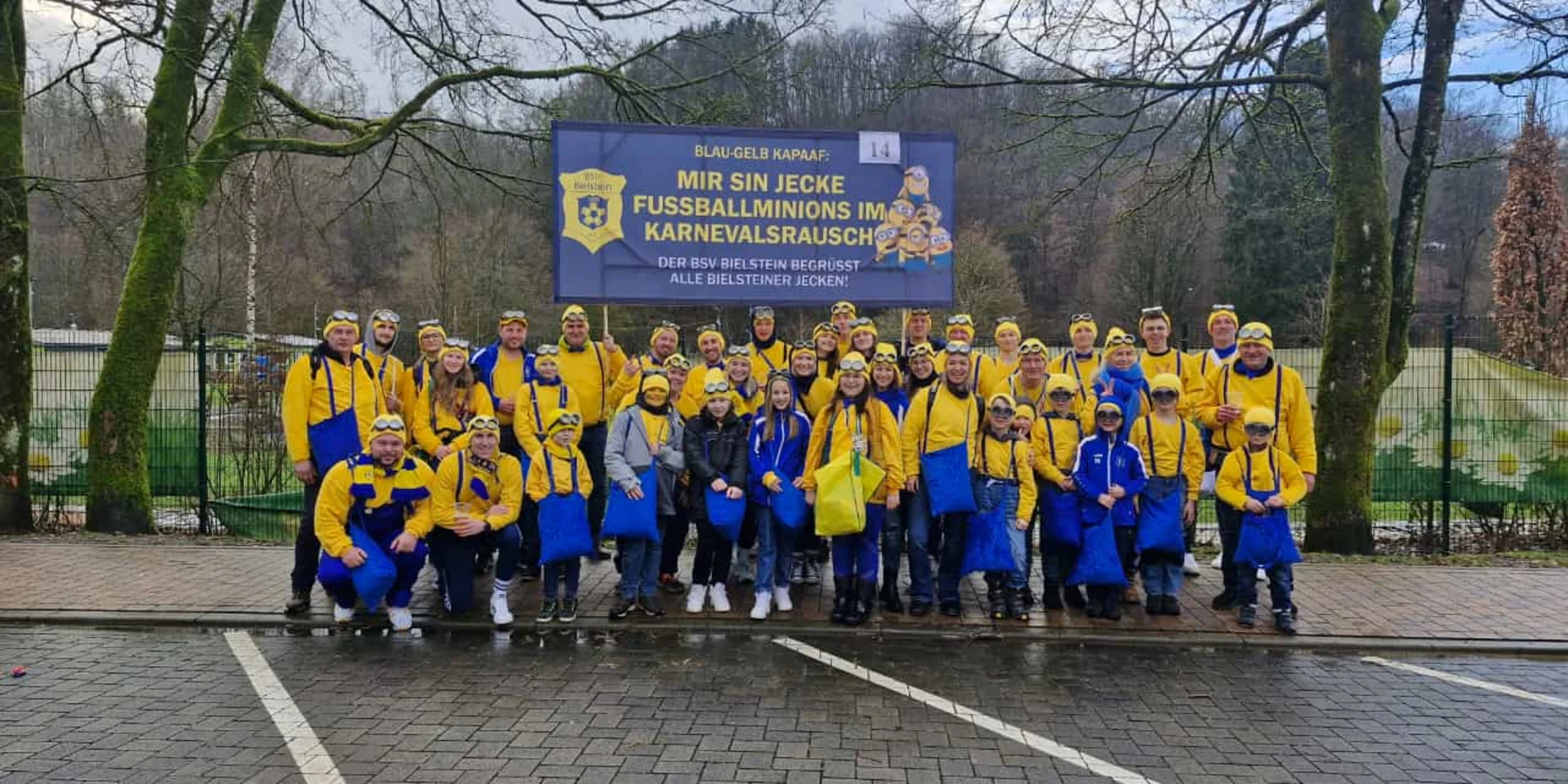 Jecke Fußballminions im Karnevalsrausch - unsere Teilnehmer beim Bielsteiner Rosenmontagszug 2024