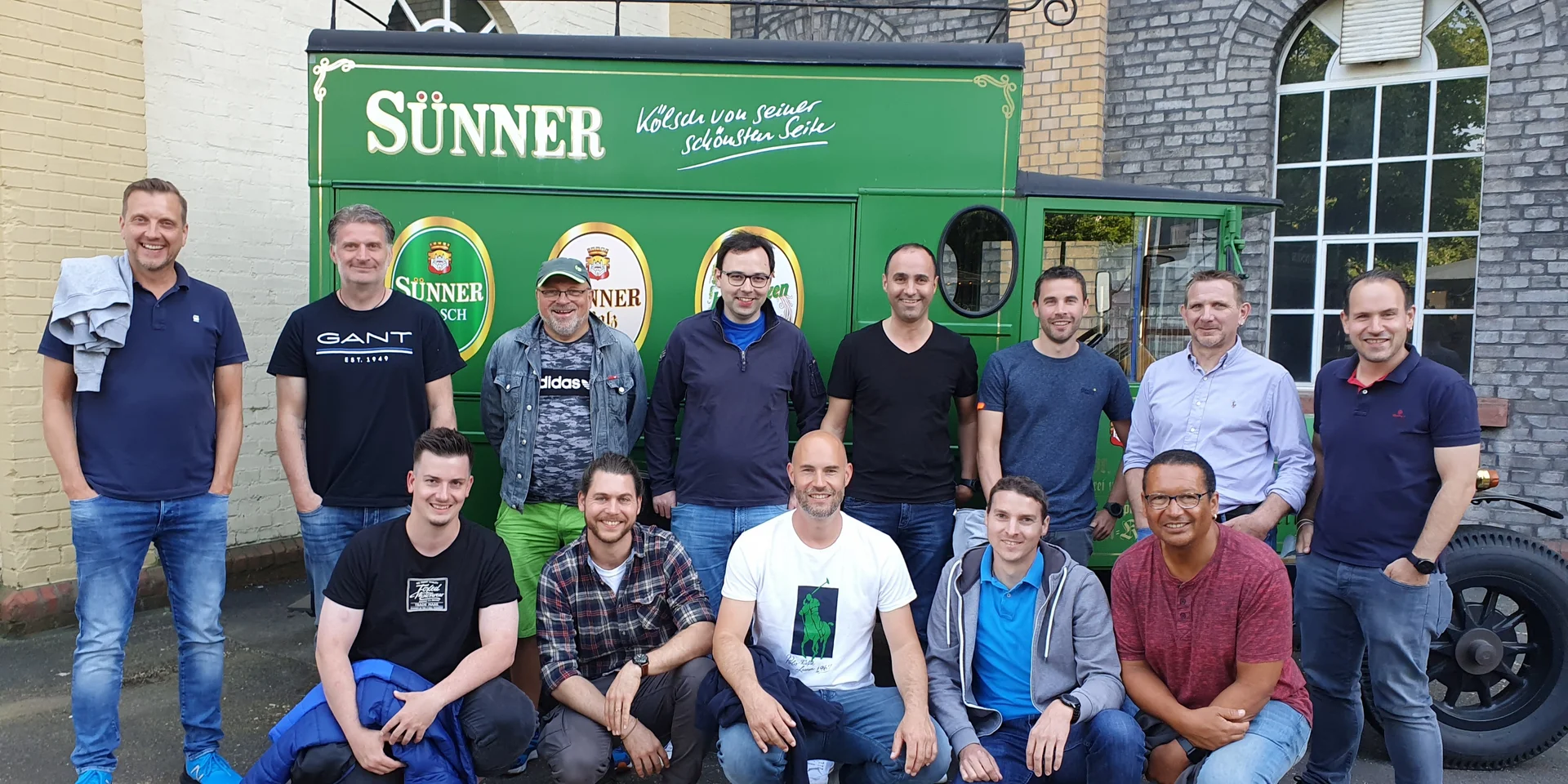 Unsere Alte Herren vor der Sünner Brauerei