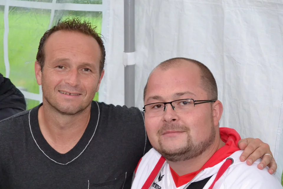 Arm in Arm: Dirk Lottner mit Alexander Pethe genauso wie ...