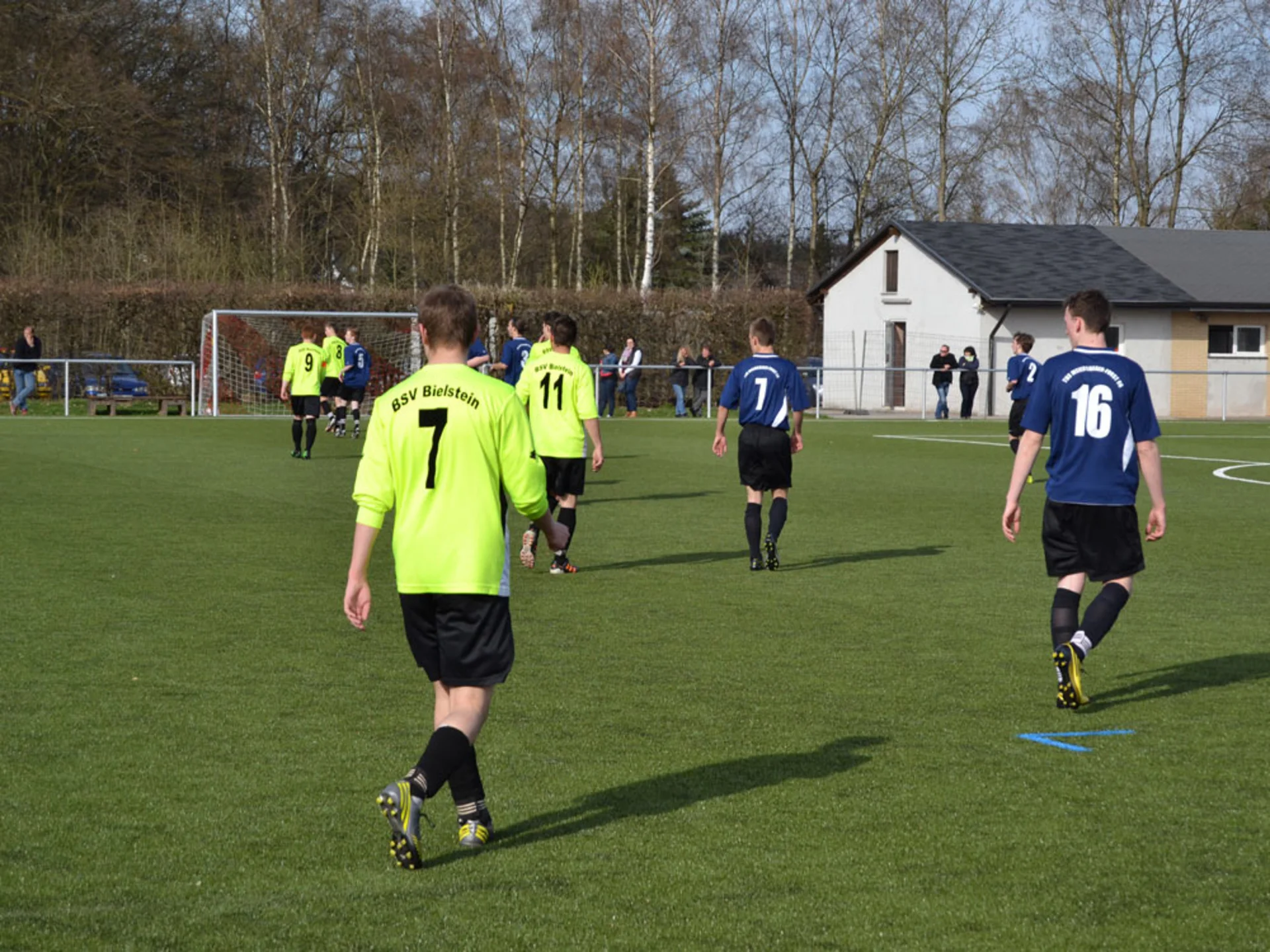 Die U19 schoss den Nachbarn aus Weiershagen dank einer guten Chancenverwertung ab