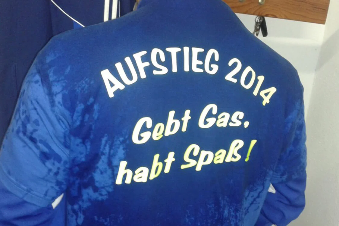 2014 – Bereits einige Spieltage vor dem Saisonfinale macht die Zweite den Aufstieg klar 2014 – Bereits einige Spieltage vor dem Saisonfinale macht die Zweite den Aufstieg klar