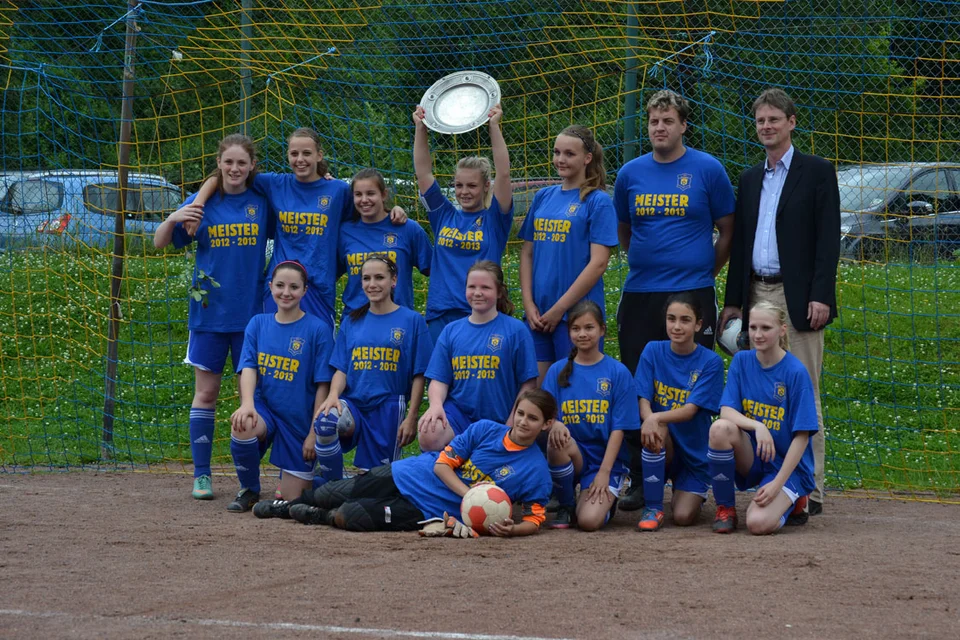 Lächeln für's Gruppenbild: die U15 Juniorinnen des BSV Bielstein Lächeln für's Gruppenbild: die U15 Juniorinnen des BSV Bielstein