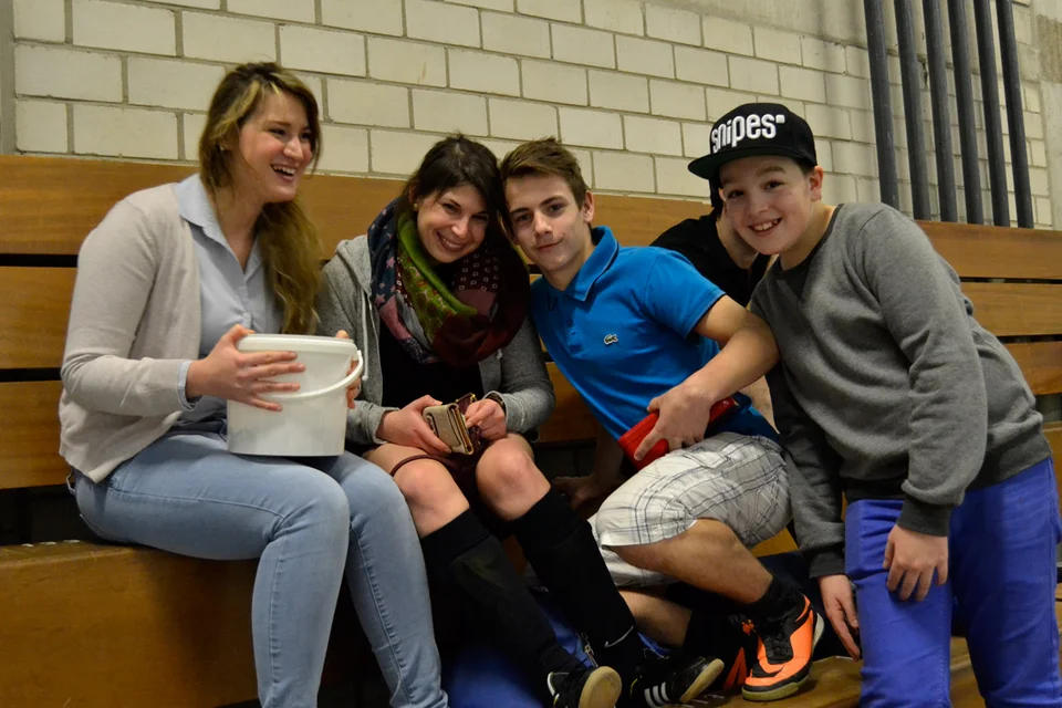 Einmal ein Foto mit den Großen machen: das Glänzen in den Augen von Sven Sadowski und Dennis Heikaus ist nicht zu verkennen Einmal ein Foto mit den Großen machen: das Glänzen in den Augen von Sven Sadowski und Dennis Heikaus ist nicht zu verkennen