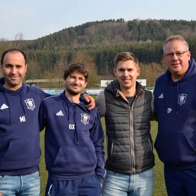 Daniel Fey (2.v.r.) wird ein Bielsteiner Jung