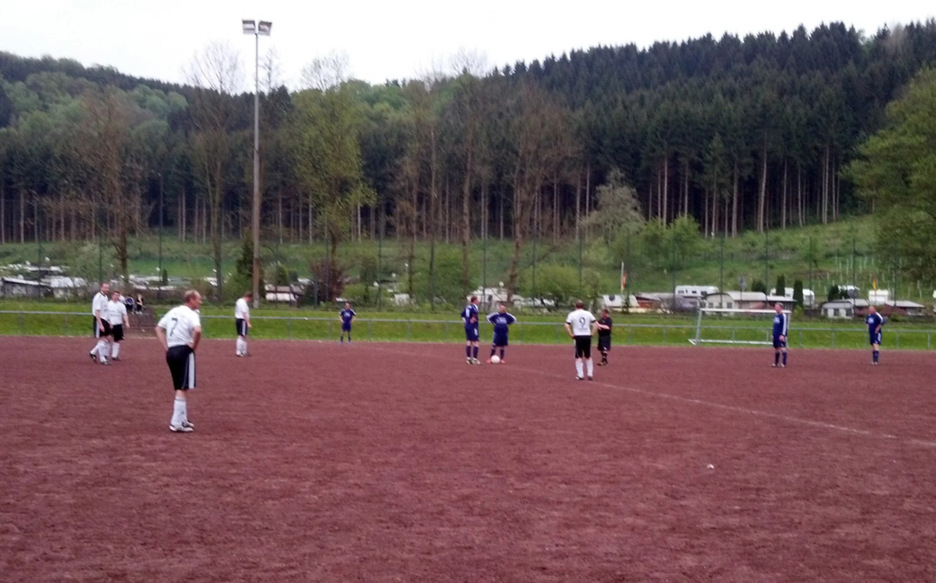 Späte Gegentreffer besiegelten die Niederlage unserer Alten Herren, die in Halbzeit 1 drückend überlegen waren