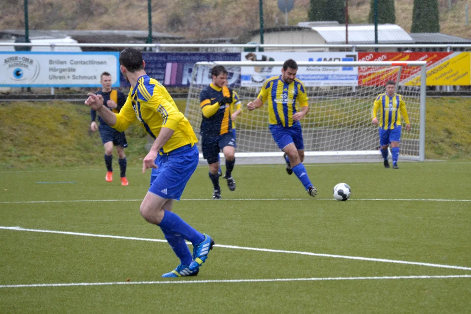 Kluger Ballverteiler: Patrick Weßel aus der Ersten zog zusammen mit Kilian Thönes im Mittelfeld der Zweiten die Fäden