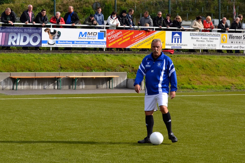 Nur durch Fouls zu stoppen: Eckhard Klees wurde im Laufe des Spiels einmal übel gefällt
