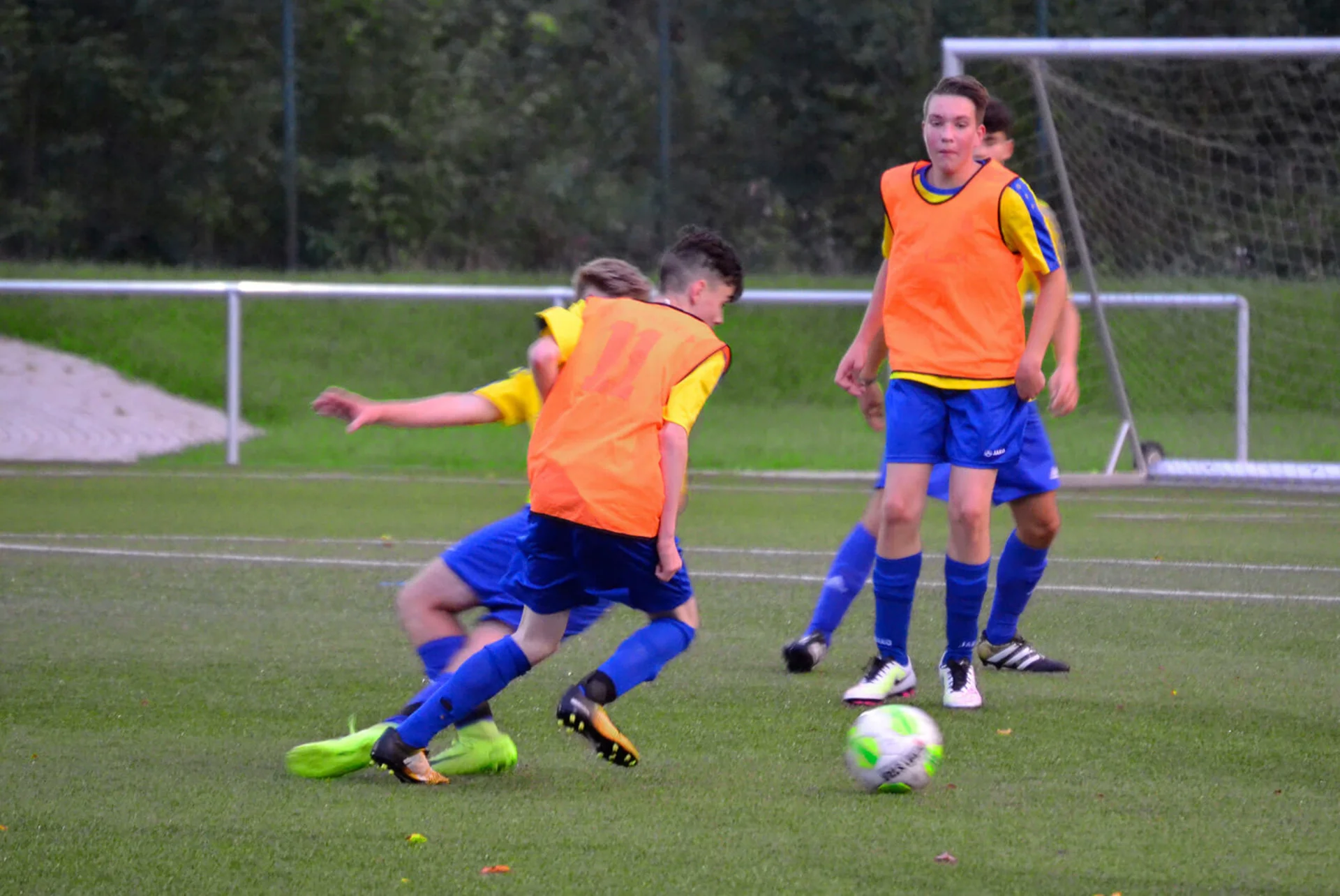 Dank einer geschlossenen Mannschaftsleistung ziehen unsere U17 Juniorinnen nach dem Sieg gegen Bechen in die nächste Runde ein