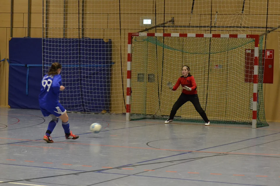 ... verschießt Annalena Müllenmeister ... ... verschießt Annalena Müllenmeister ...