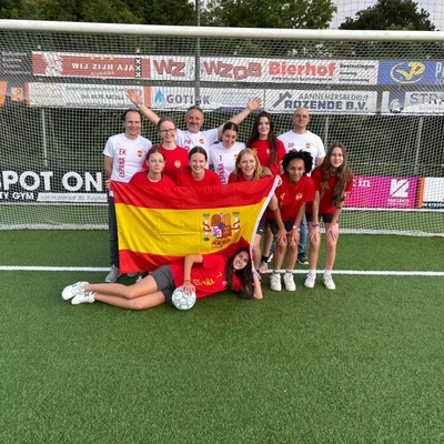 „Viva España“: Unsere U17 Mädchen traten unter spanischer Flagge beim Turnier an