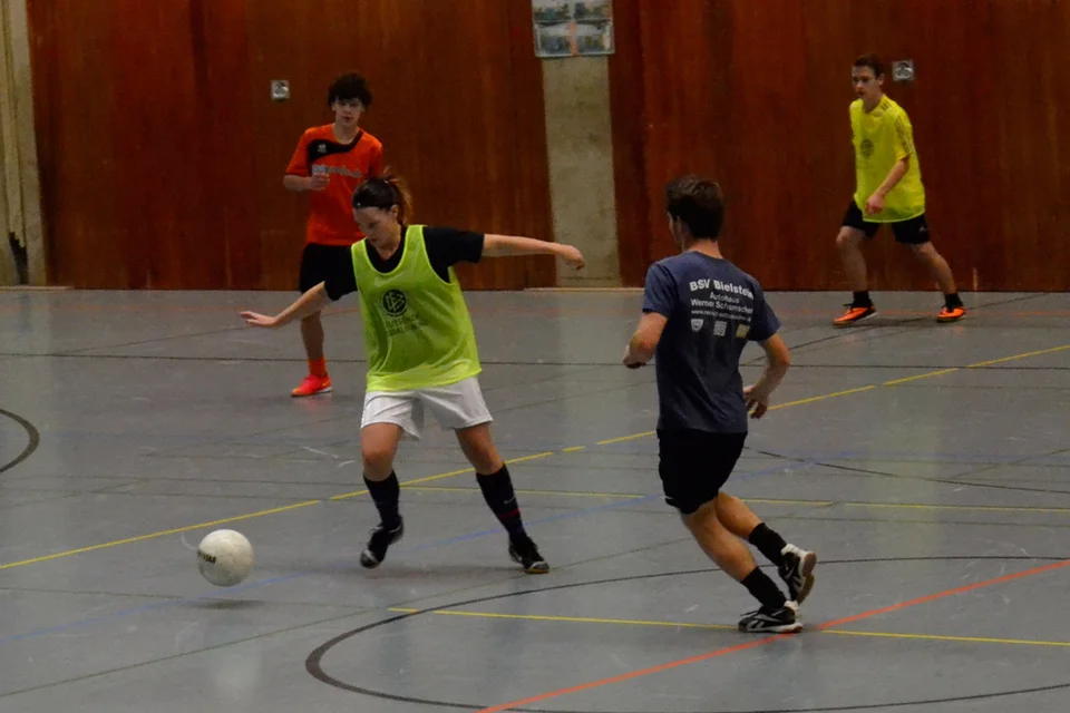 Zweikampfstark: Katrina Schneider setzt sich gegen David Kaune durch Zweikampfstark: Katrina Schneider setzt sich gegen David Kaune durch