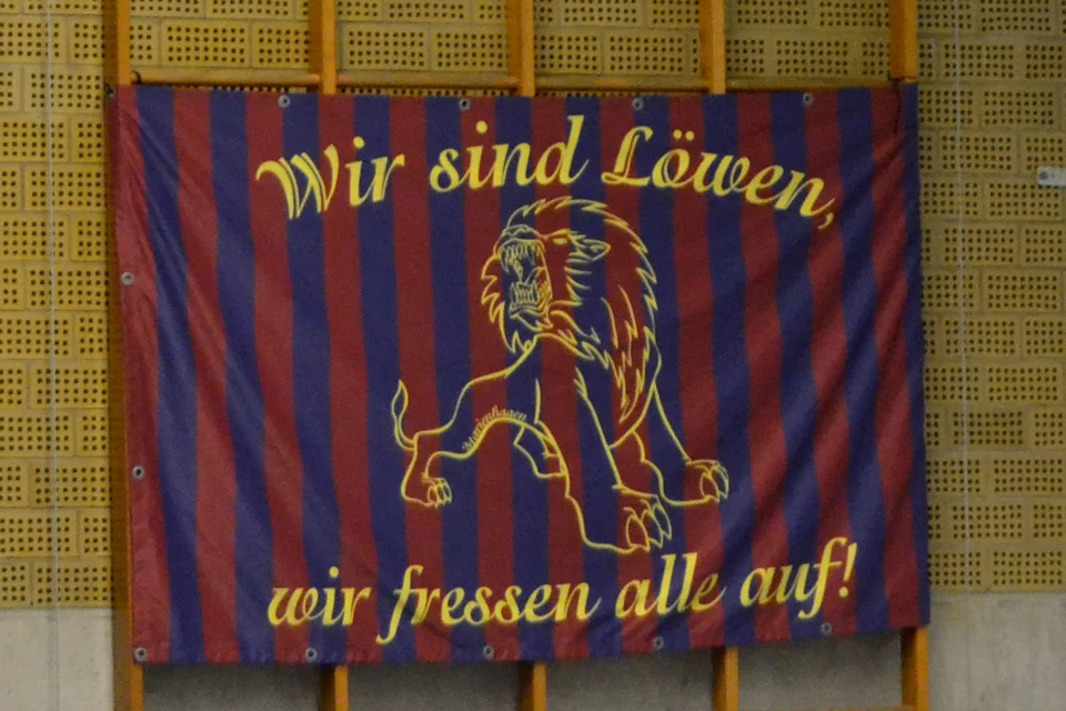 Stimmungstechnisch ein bisschen weniger, sportlich ein bisschen mehr als im letzten Jahr: die Löwen Marienhagen Stimmungstechnisch ein bisschen weniger, sportlich ein bisschen mehr als im letzten Jahr: die Löwen Marienhagen