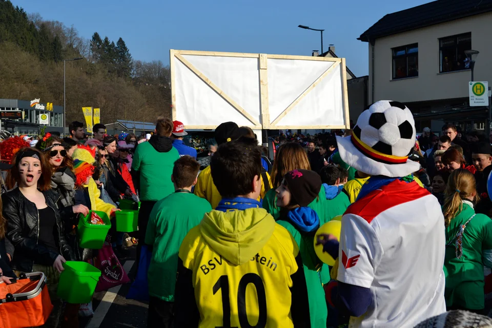 ... und schließlich mit viel Humor aufnehmen ... und schließlich mit viel Humor aufnehmen