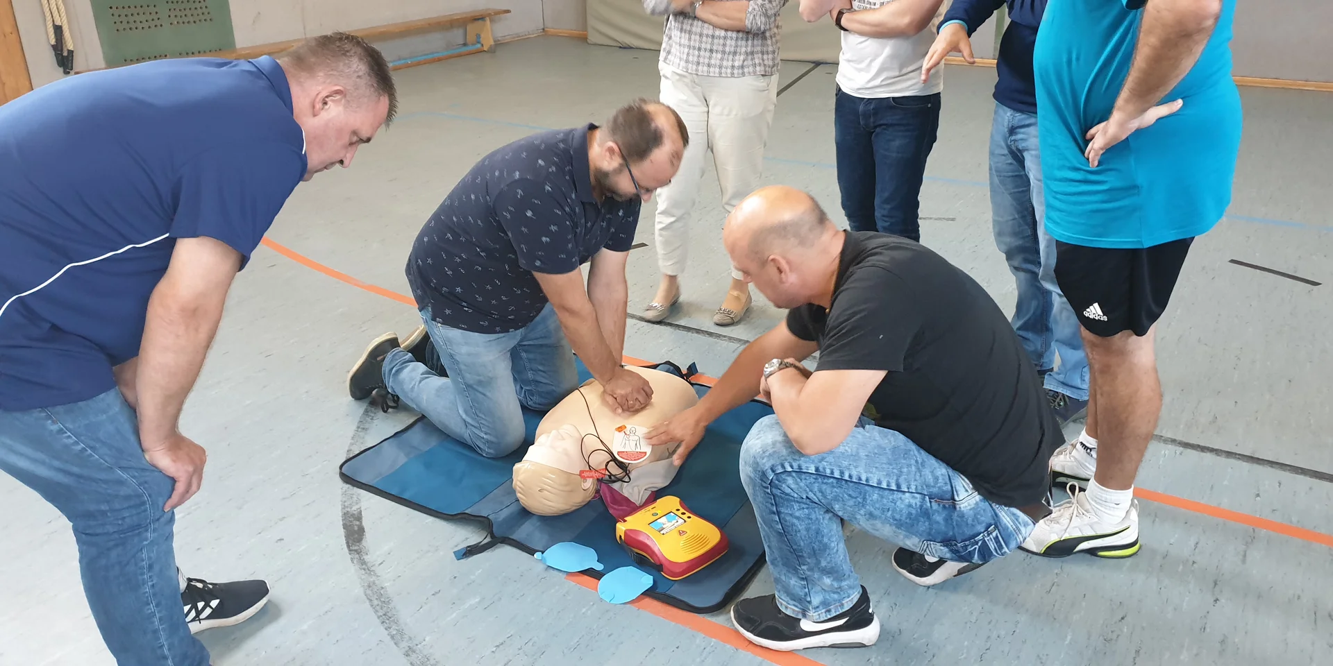 LEBENSRETTER IM VEREIN: Auch in der Praxis wurde geübt