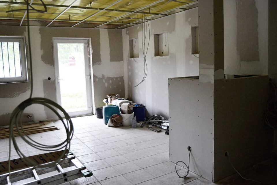 Der neue Sitzecken-Bereich samt der neuen Durchgangstür Der neue Sitzecken-Bereich samt der neuen Durchgangstür