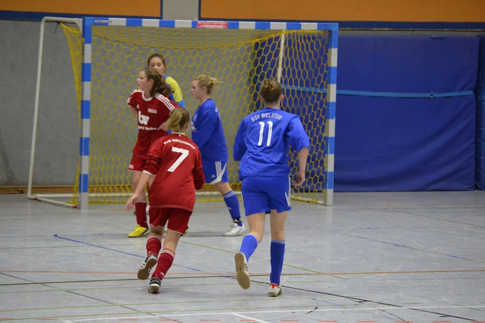 Sarah Kapp und Jacqueline Holtz kreuzen die Laufwege