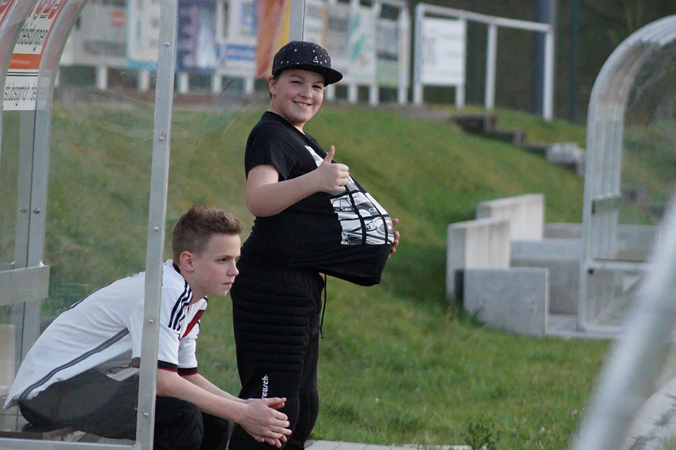 Spaßvogel: Dennis Heikaus (stehend) und Lukas Burkhardt Spaßvogel: Dennis Heikaus (stehend) und Lukas Burkhardt