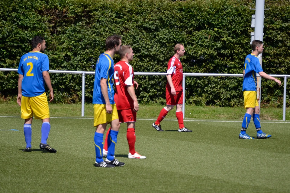 Die Innenverteidigung um Tim Schneider und Sebastian Pinzke hatte ihre Probleme Die Innenverteidigung um Tim Schneider und Sebastian Pinzke hatte ihre Probleme
