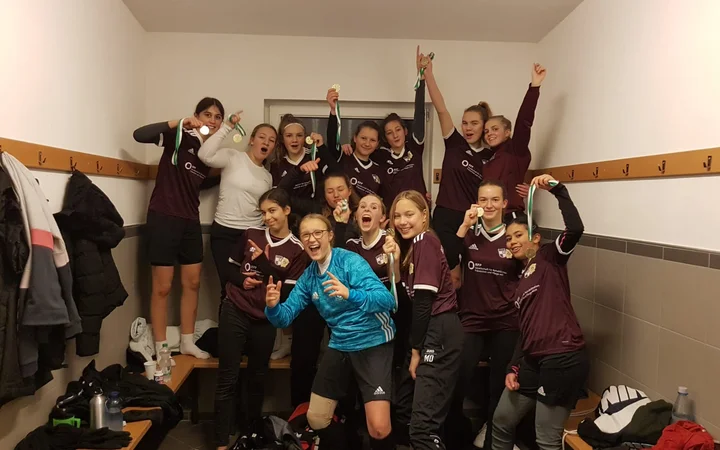 U17 Juniorinnen gewinnen Kreispokal U17 Juniorinnen gewinnen Kreispokal