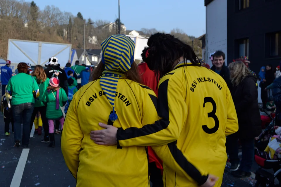 Auch nummerisch zusammengehörig: Christa Zultner und Hansi Wölfel ... Auch nummerisch zusammengehörig: Christa Zultner und Hansi Wölfel ...