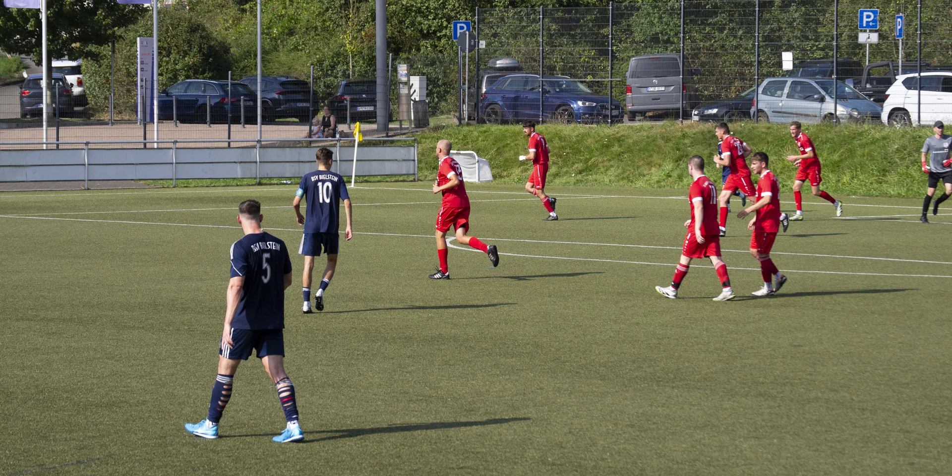 Unsere Erste Herren tat sich gegen clever verteidigende Gäste extrem schwer