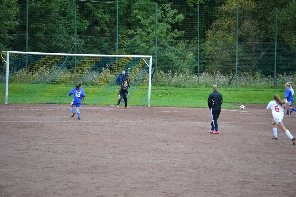 ... die sich an der Außenlinie durchsetzt ... ... die sich an der Außenlinie durchsetzt ...