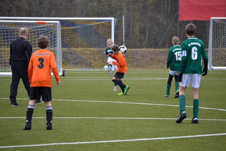 Langes Ding: der Befreiungsschlag des Asbachtaler Verteidiger ...