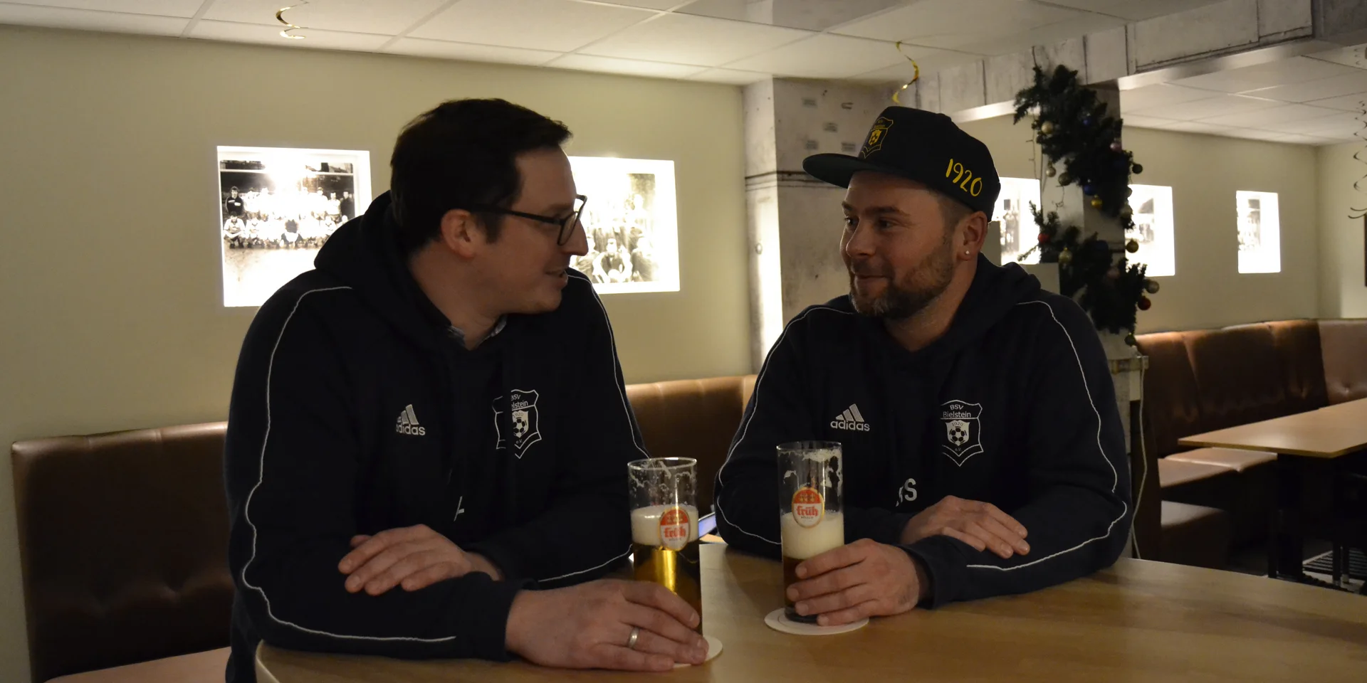 Florian Last und Ronnie Schmidt im Vereinshaus des BSV Bielstein