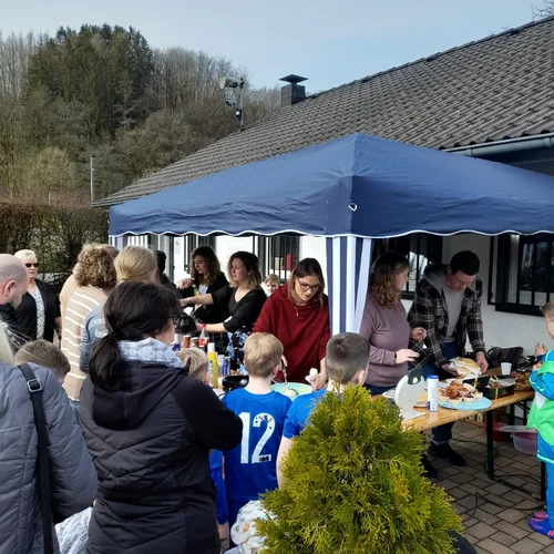 Beim Bambinispielfest an diesem Wochenende konnten wir uns wieder auf viele fleißige Mütter und Väter verlassen, die bei der Ausrichtung und dem Kuchenverkauf tatkräftig mitanpackten