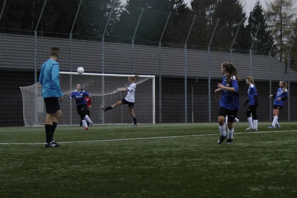 Souverän: Vanessa Heinrich beim Klärungsversuch Souverän: Vanessa Heinrich beim Klärungsversuch