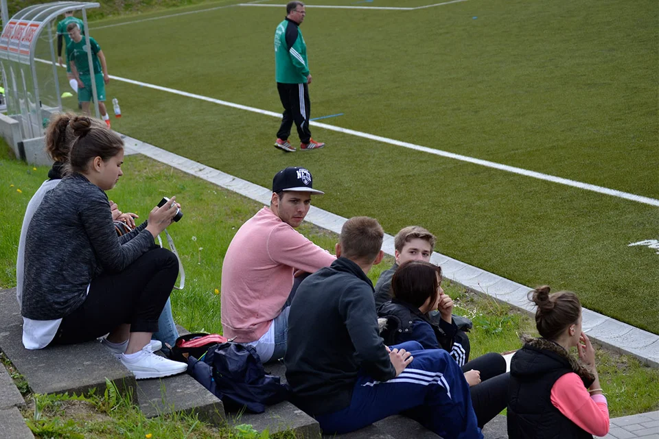 Die zahlreich anwesenden Zuschauer bekamen in Halbzeit 2 ein deutlich besseres Spiel zu sehen Die zahlreich anwesenden Zuschauer bekamen in Halbzeit 2 ein deutlich besseres Spiel zu sehen