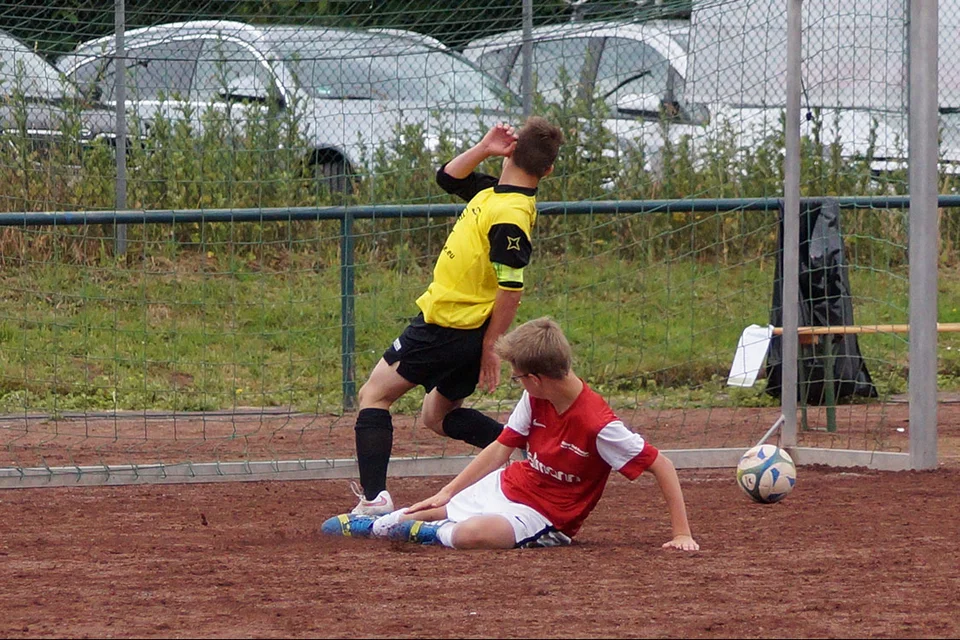 Tor für Bielstein: Sven Sadowski markiert einen von vielen weiteren Treffern