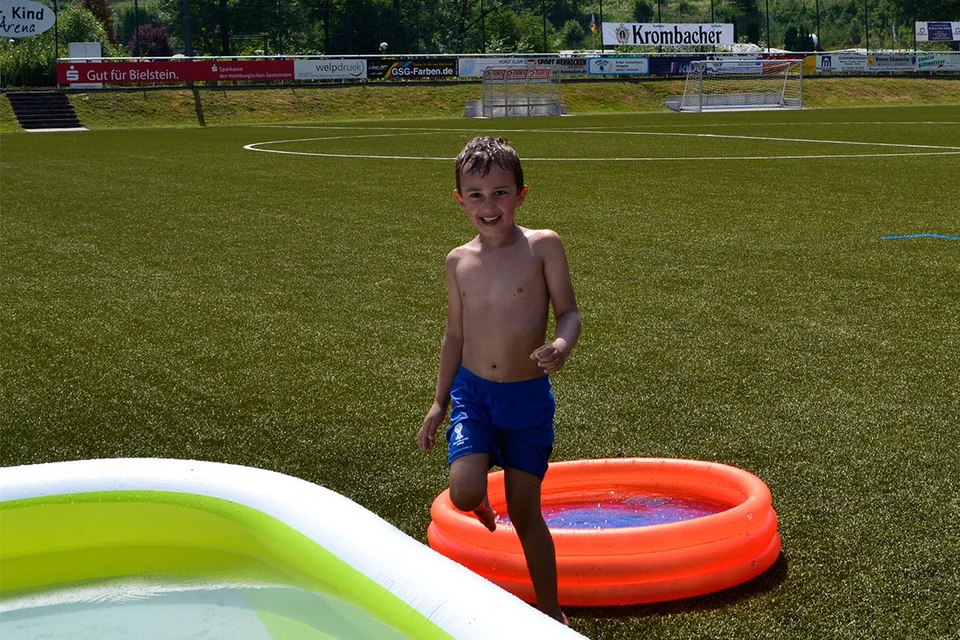 3, 2, 1, Wasser! Arthur Große auf dem Weg ins Wasser 3, 2, 1, Wasser! Arthur Große auf dem Weg ins Wasser