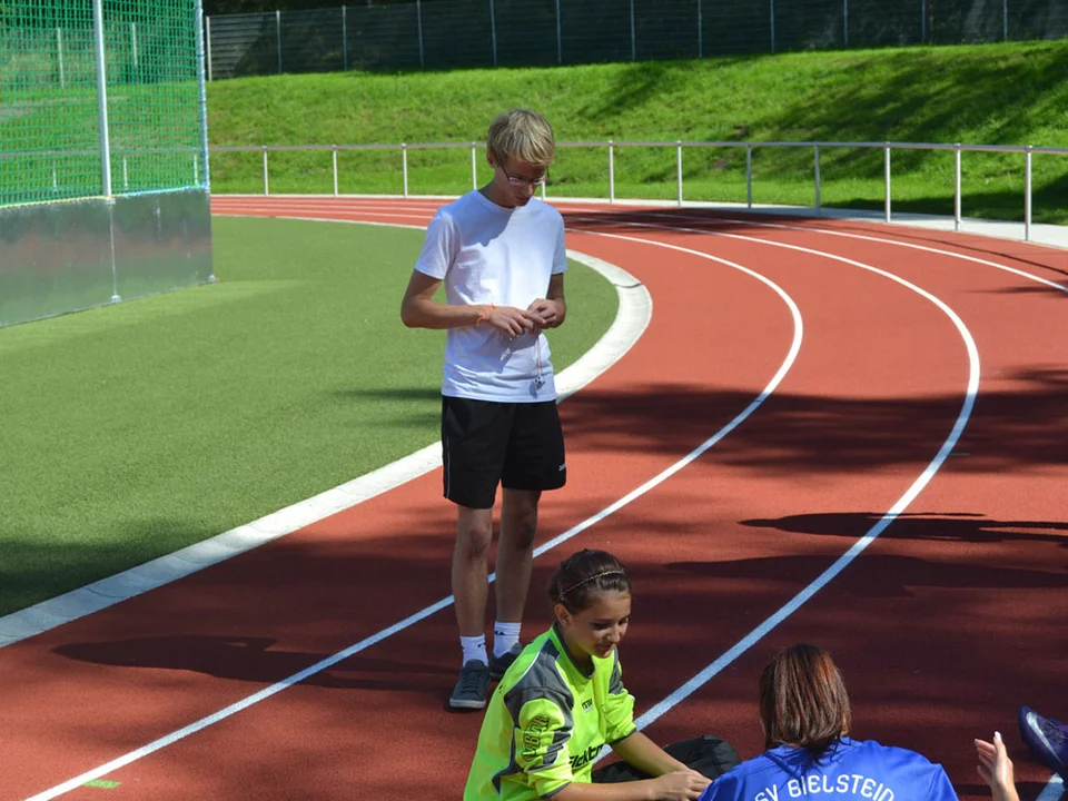 Musste zwischendurch wütende Eltern beruhigen: Schiedsrichter Benjamin Musste zwischendurch wütende Eltern beruhigen: Schiedsrichter Benjamin