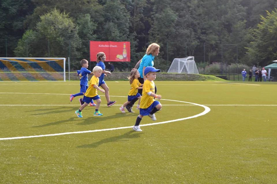 Im Vollsprint Richtung Spielfeldrand ...