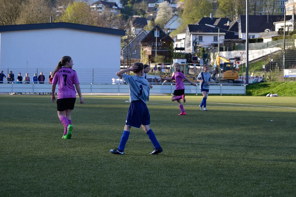 Unsere Mädchen probierten viel durch das Zentrum Unsere Mädchen probierten viel durch das Zentrum