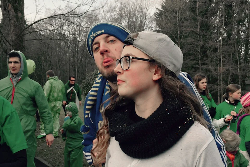 Gut gelaunt: Carsten Fricke bombt das Foto von Linda Nickel Gut gelaunt: Carsten Fricke bombt das Foto von Linda Nickel