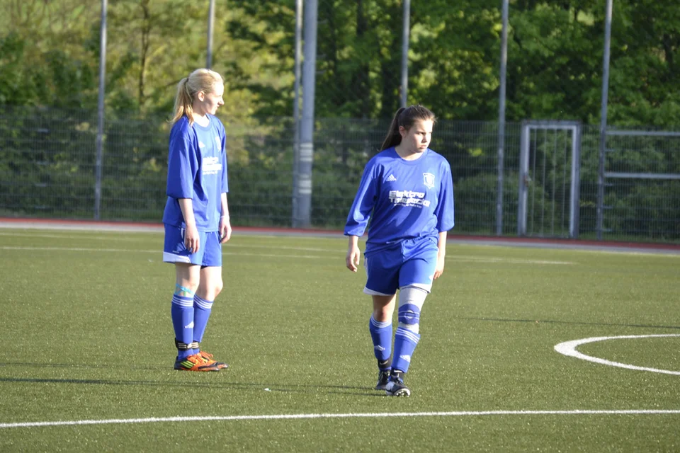 Mara Hahn und Annalena Müllenmeister machten über ihre Seite viel Druck