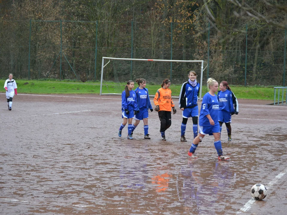 Zur Halbzeit stand es bereits 1:0 - nur falls man das in den Gesichtern nicht erkennen sollte Zur Halbzeit stand es bereits 1:0 - nur falls man das in den Gesichtern nicht erkennen sollte