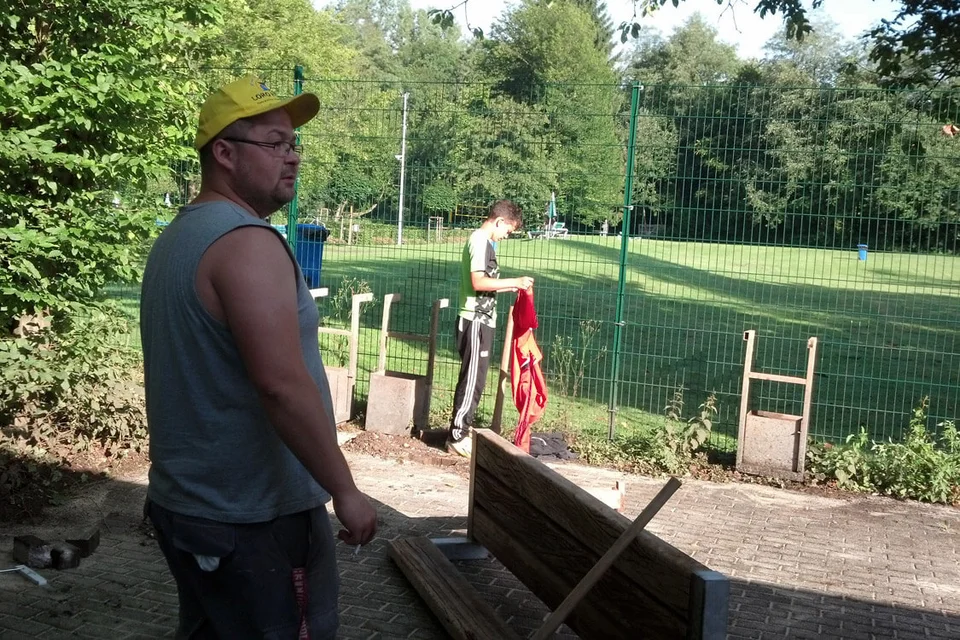 Alexander Pethe und Gian-Luca Manueli erholen sich vom ... Alexander Pethe und Gian-Luca Manueli erholen sich vom ...