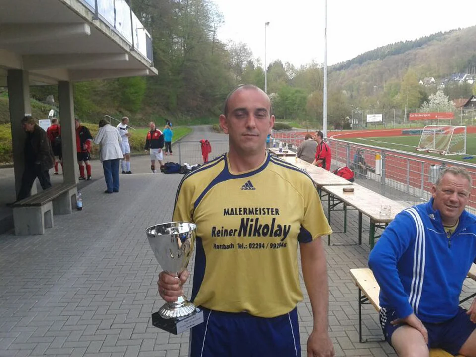 Wie bei der Bundeswehr: Joschi steht stramm Wie bei der Bundeswehr: Joschi steht stramm