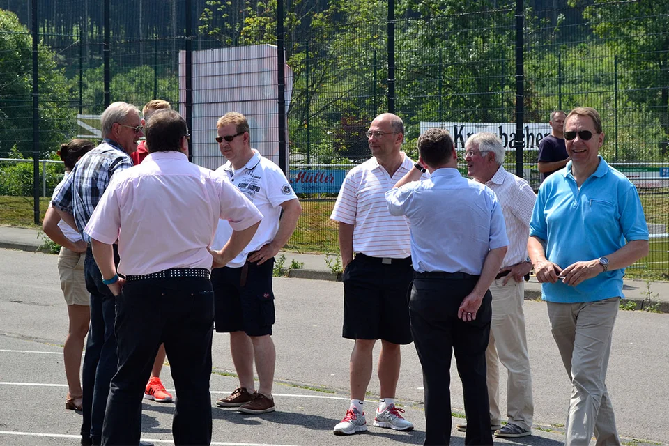 Wichtige Menschen: die Ehrengäste des BSV Bielstein Wichtige Menschen: die Ehrengäste des BSV Bielstein