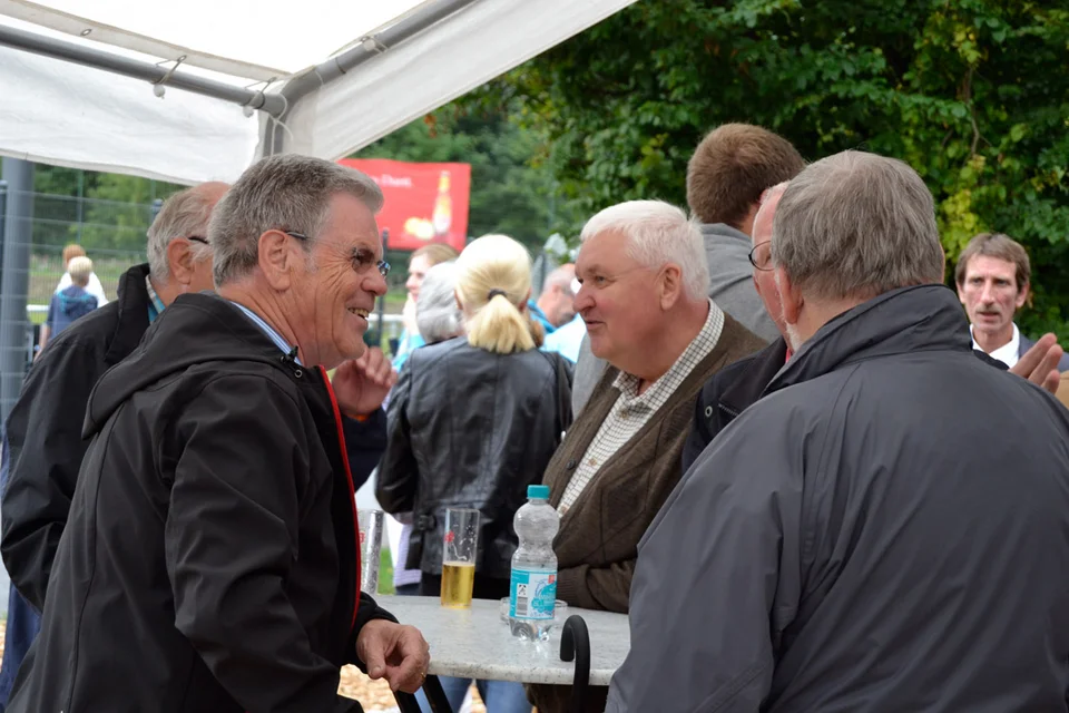Unglaublich angenehme Gesprächspartner: Horst Mörchen, Thomas Noss und Eberhard Klein im Dialog mit einem Bekannten