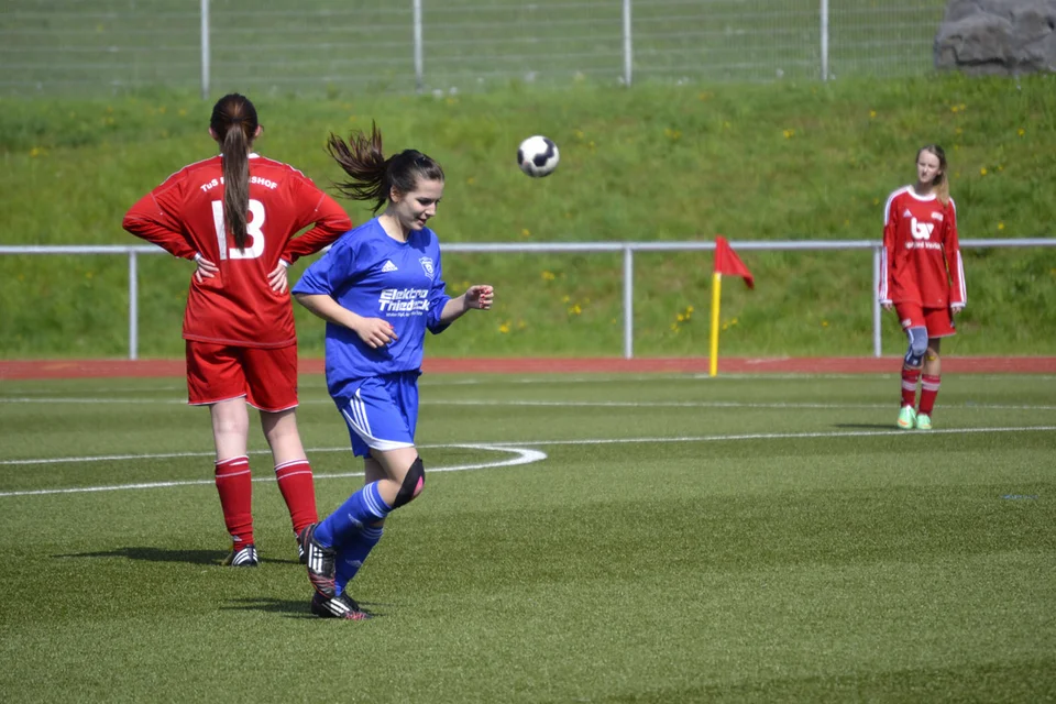 Da muss Jenny Völker selbst lachen: das 2:1 fiel mit viel Glück Da muss Jenny Völker selbst lachen: das 2:1 fiel mit viel Glück