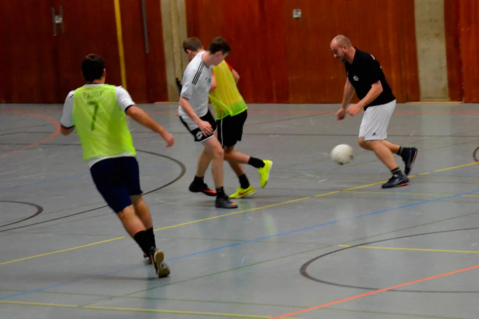 Auch wenn's anders aussieht: die Mannschaft um Nico Nördtling und Jörg Große befindet sich in der Verteidigung Auch wenn's anders aussieht: die Mannschaft um Nico Nördtling und Jörg Große befindet sich in der Verteidigung