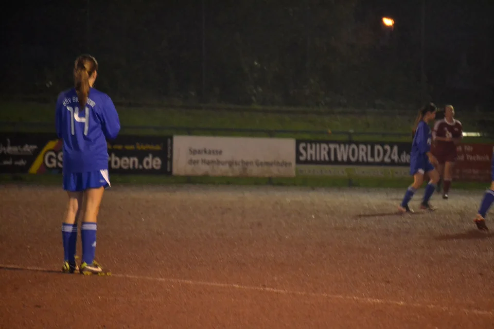 Die Defensive (hier in Person von Pia) musste kaum ins Spielgeschehen eingreifen Die Defensive (hier in Person von Pia) musste kaum ins Spielgeschehen eingreifen