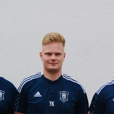 Betreuer Leon Kues sowie die Trainer Yannick König und Daniel Klein (v.l.) tragen auch in der kommenden Saison die Verantwortung für unsere U19 Junioren