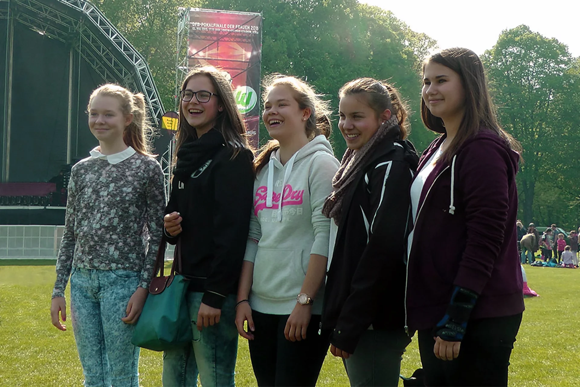 Strahlende Gesichter: Carolin, Linda, Christin, Annalena und Dilara hatten beim Pokalfinale viel Spaß